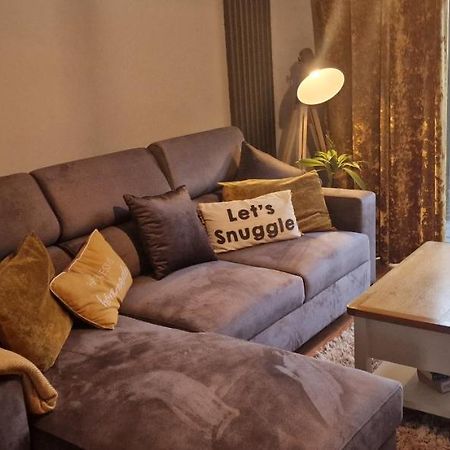 Country Style, 2 Bedroom House, Parking And Superb Location NWI Eksteriør billede