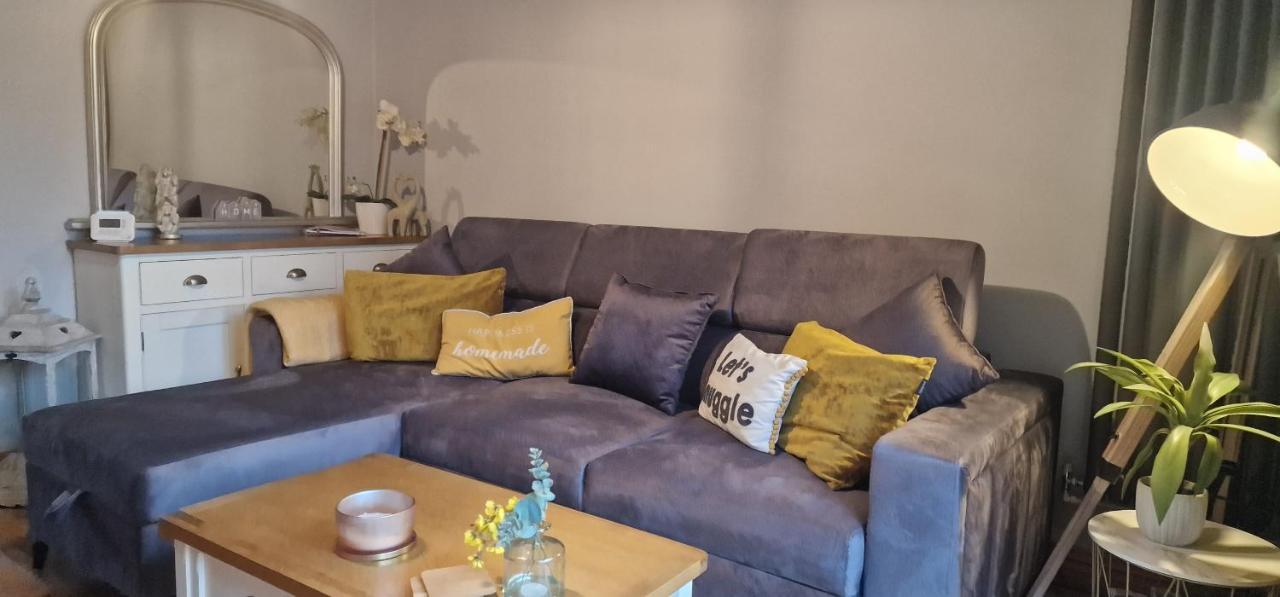 Country Style, 2 Bedroom House, Parking And Superb Location NWI Eksteriør billede