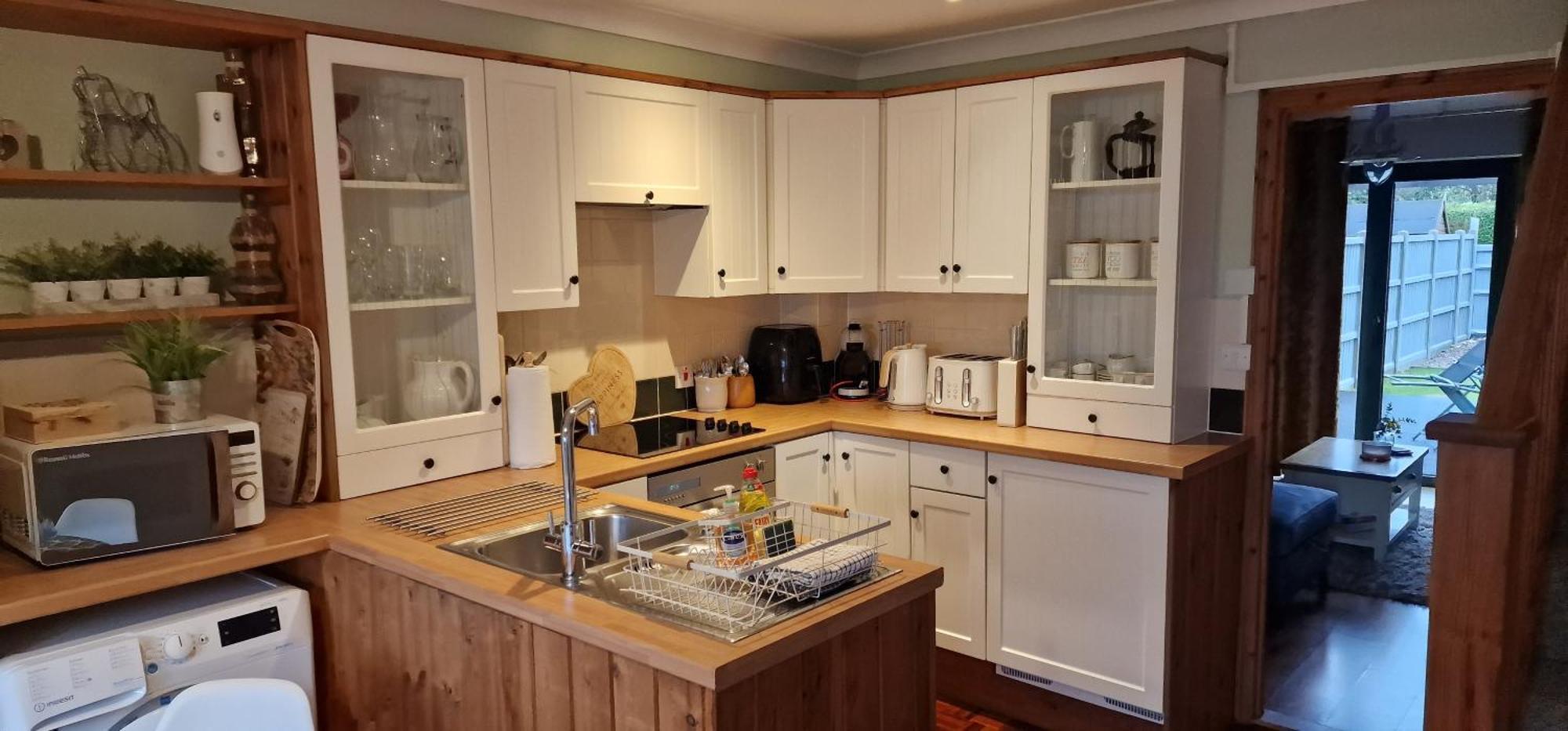 Country Style, 2 Bedroom House, Parking And Superb Location NWI Eksteriør billede